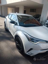 Toyota ch-r del 2018 immacolata bianco perla neanc