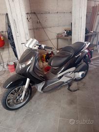 Beverly 200