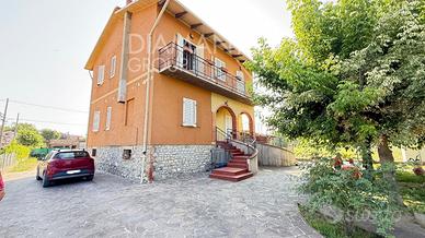 CDL8A23 - Casa indipendente su due livelli con cor