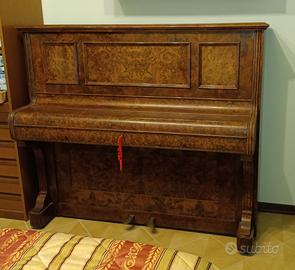 Pianoforte verticale antico