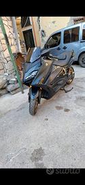 TMAX 560