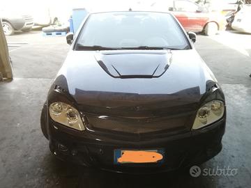 Opel tigra twintop 1.4 Benzina km 69000 Per Ricamb