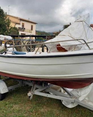 Barca 4 mt con fuoribordo 15 cv
