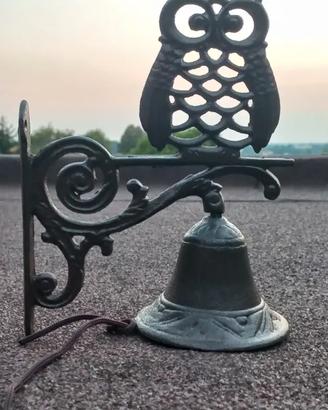 Campana in ghisa con gufo/civetta. Nuova