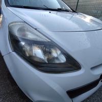 Proiettore destro RENAULT CLIO del 2009