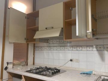 Cucina con elettrodomestici - buono stato