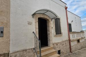 Casa indipendente Monacizzo con vigneto e uliveto