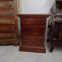 Coppia comodini stile antico