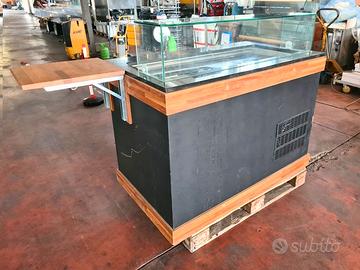 vetrina preparazione dessert usata