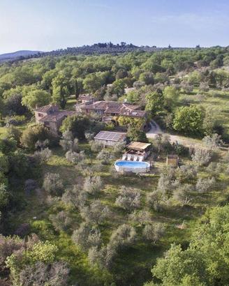 Rustico / Casale di 230 m² con più di 5 locali e b