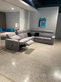 Divano con doppio relax fine produzione