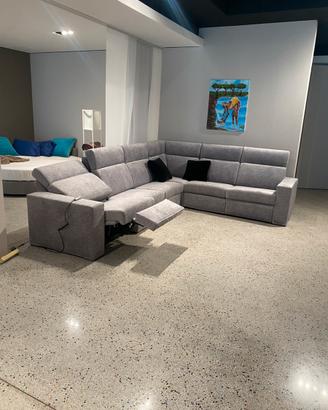 Divano con doppio relax fine produzione