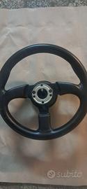 Volante sportivo in pelle