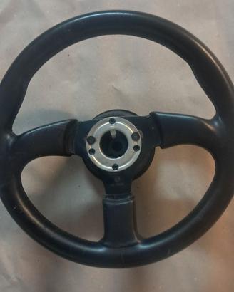 Volante sportivo in pelle