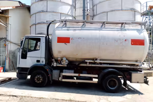 Camion silo Eurocargo 150E18