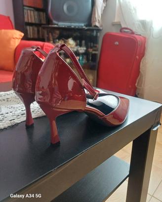 scarpe a punta con tacco 