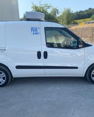 FIAT DOBLO' ISOTERMICO CON GRUPPO FRIGO KM 4439