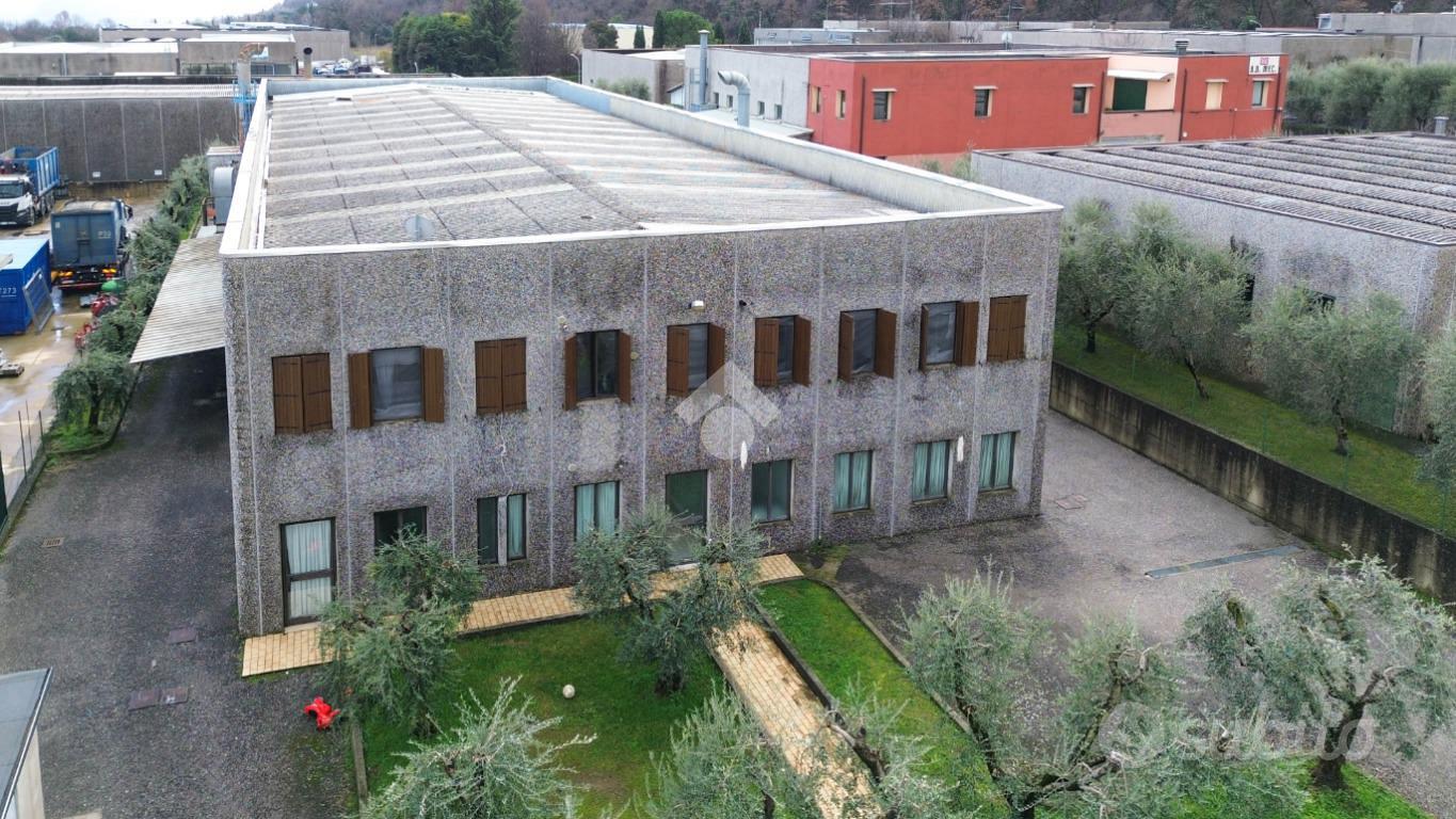 CAPANNONE A SAN FELICE DEL BENACO - Vista 3