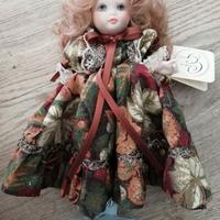 Bambola da collezione in porcellana