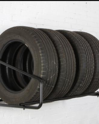 Porta pneumatici da garage