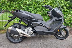 KL BRERA 300cc SCOOTER MOT. PIAGGIO LC