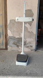 Bilancia professionale pesapersone con stadiometro