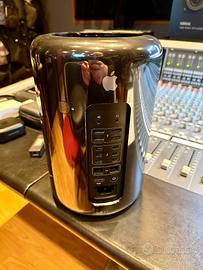 Apple Mac Pro 6-Core 3.5 GHz – 32GB RAM – 1TB SSD