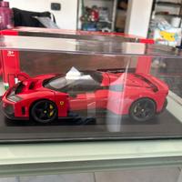 Ferrari f80 bburago nuova con teca