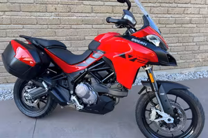 DUCATI Multistrada V2 Red