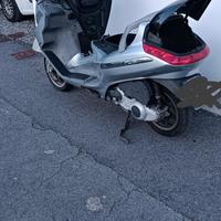 scooter piaggio x8