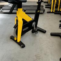 TECHNOGYM BIKE SPINNING GROUP CONNECT GIALLA
