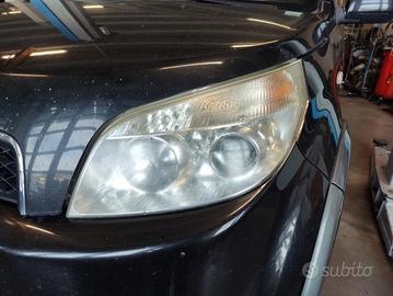 Proiettore sinistro DAIHATSU TERIOS del 2007