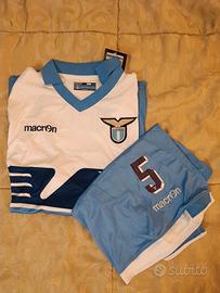 Maglia e pantaloncino Lazio