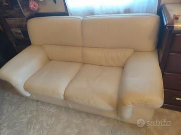 2 divani poltronesofa' in pelle 