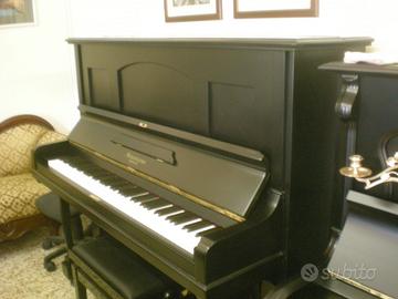 Pianoforte verticale nero satinato