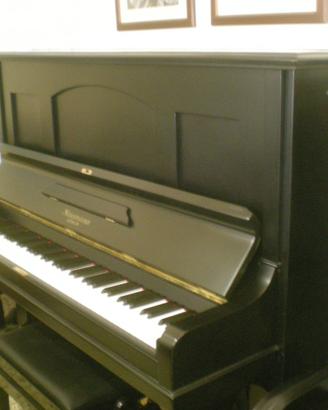 Pianoforte verticale nero satinato