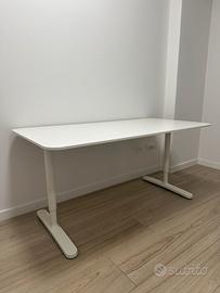 Scrivania BEKANT Ikea 160x80