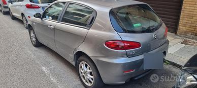 ALFA ROMEO 147 1.6 16V TS (105) 5 porte Black Line