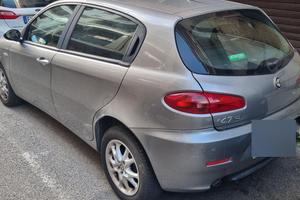 ALFA ROMEO 147 1.6 16V TS (105) 5 porte Black Line