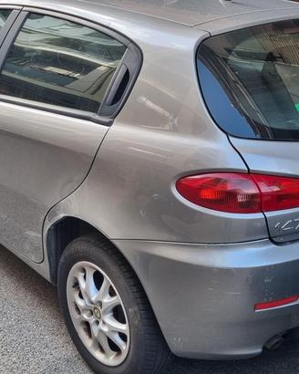 ALFA ROMEO 147 1.6 16V TS (105) 5 porte Black Line