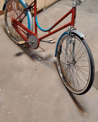bicicletta d'epoca da donna con freni a bacchetta 
