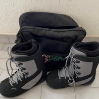 Scarponi da snowboard più sacca da trasporto