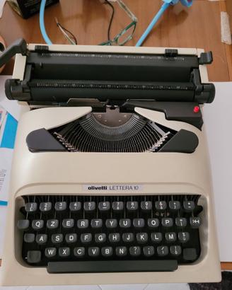 Macchina da scrivere Olivetti lettera 10
