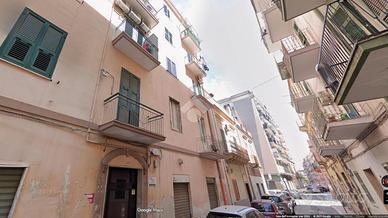 3 LOCALI A TARANTO
