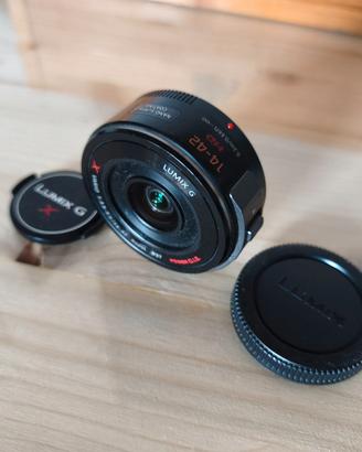 Panasonic Lumix X 14-42mm F3.5/5.6 PZ Micro 4/3