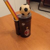 salvadanaio portapenne milan