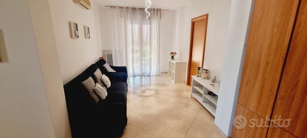 Appartamento 3 camere,,bagno, sala e cucina