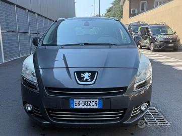 Peugeot 5008 7 posti, comoda e spaziosa