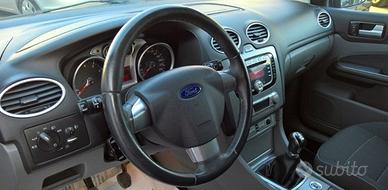 Ford Focus 2010 telo copribaule cassetto
