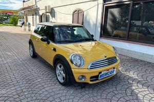 Mini Cooper 1.6 D GIALLA IDONEA PER NEOPATENTATI. 